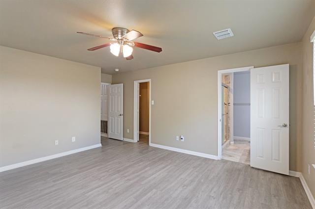 Building Photo - 1005 Live Oak Dr