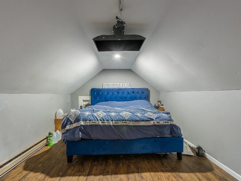 Building Photo - 4816 Mockingbird Ln