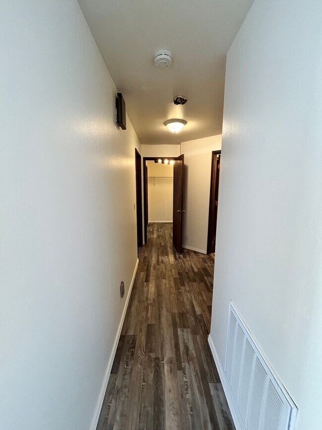 Building Photo - 6412-6416-6424 S 6th St.