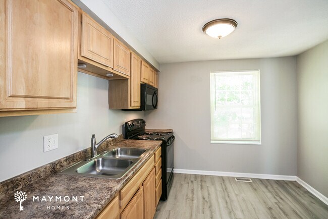 Building Photo - Lovely 3 Bedroom in Indianapolis