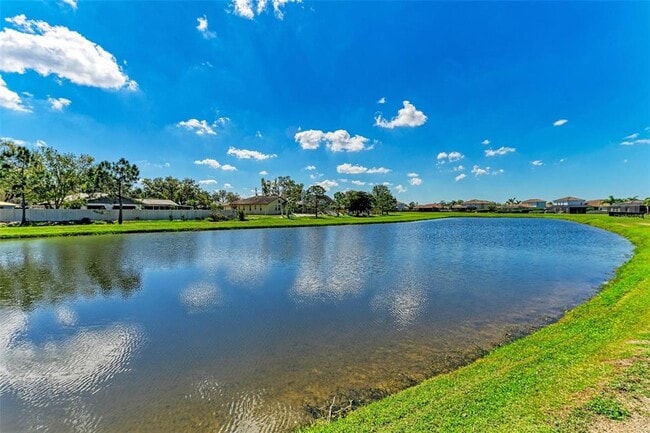Building Photo - 4789 Vasca Dr