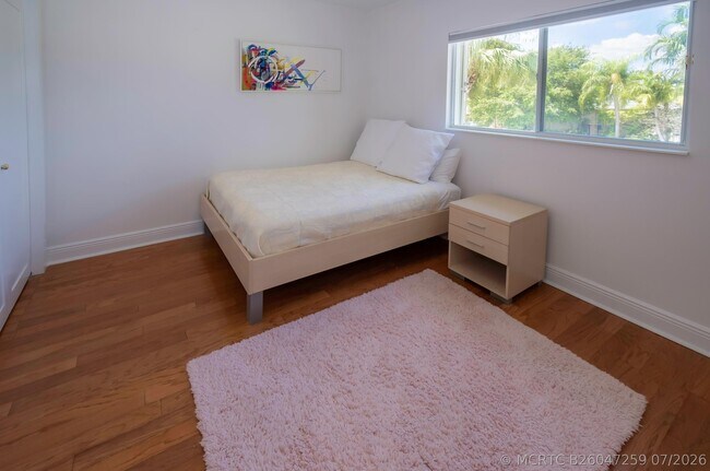 Building Photo - 10849 Bal Harbor Dr