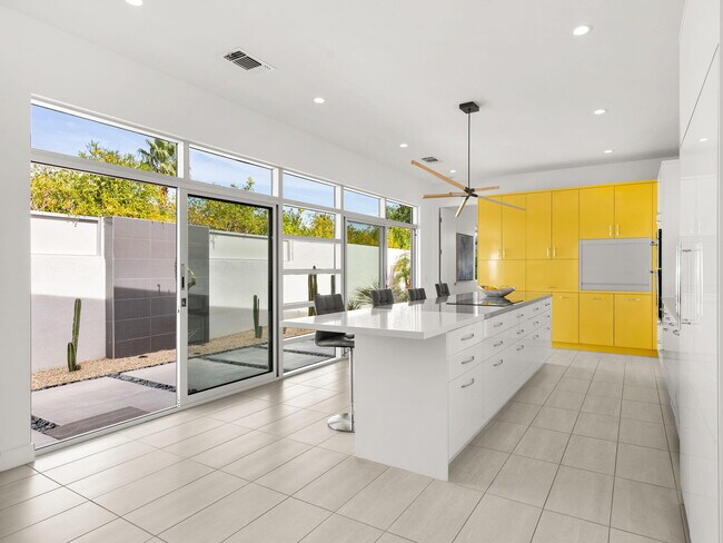 Building Photo - 48674 Vista Viejo Dr