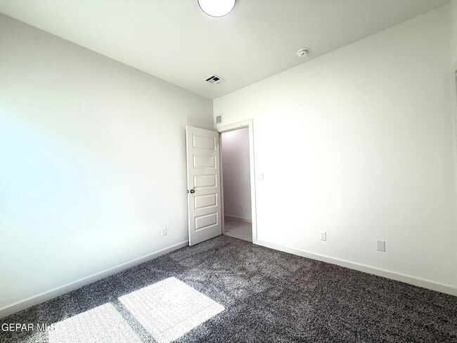 Building Photo - 7792 Enchanted Pk Dr