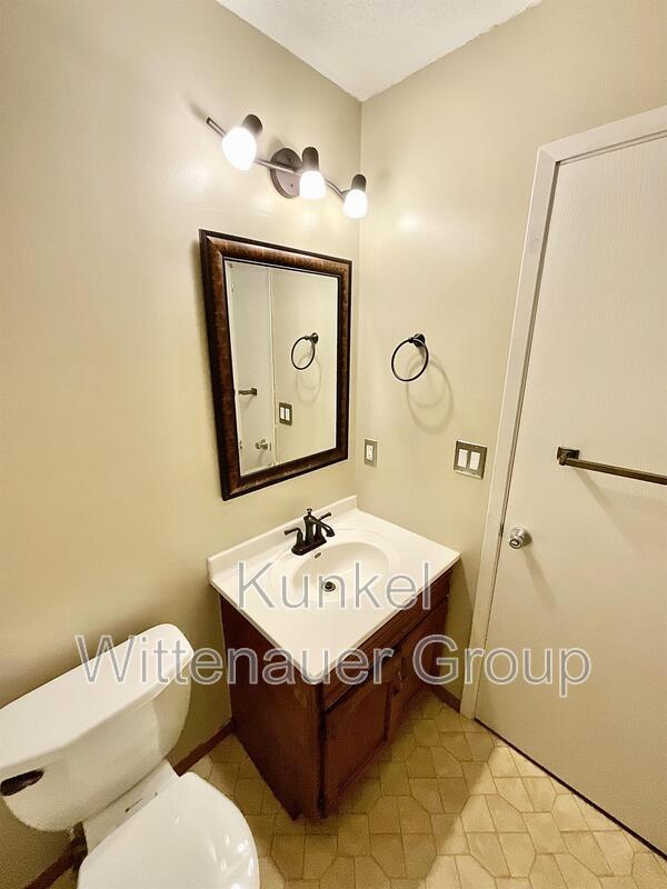 Building Photo - 1126 Woodgate Dr