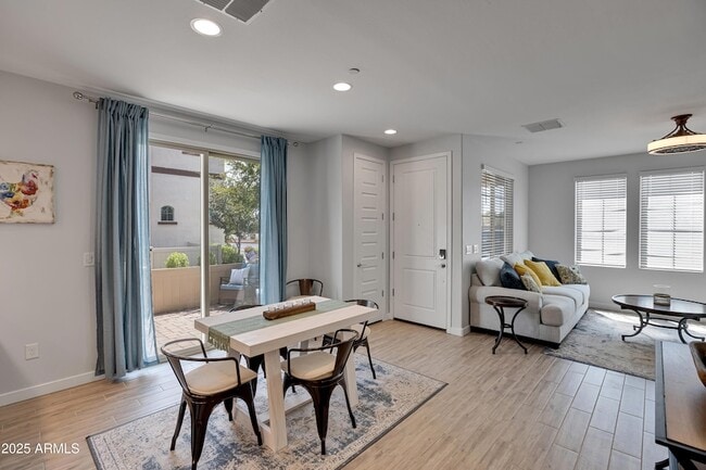 Building Photo - 4100 S Pinelake Way