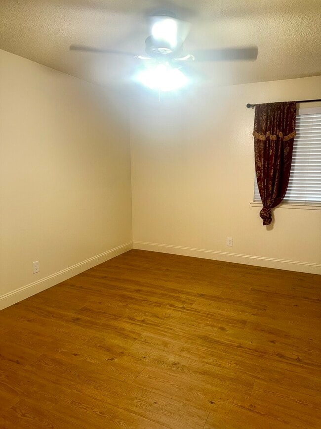 Building Photo - 4548 N Meridian Ave