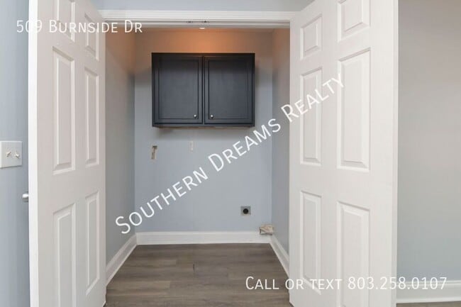 Building Photo - 509 Burnside Dr