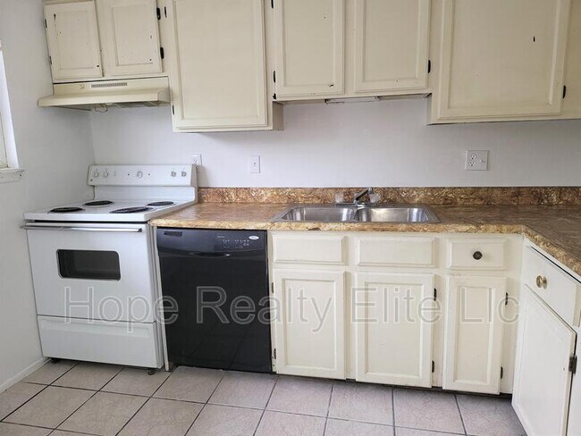 Building Photo - 2463 Astrozon Cir