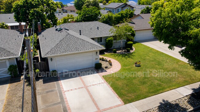 Building Photo - 1114 Lynn Way