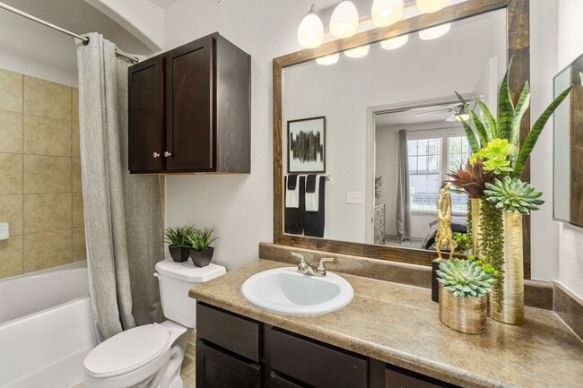 Building Photo - Exclusive Offer: Free Rent, No Fees, $200 ...