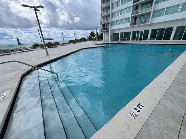 Building Photo - 7135 Collins Ave