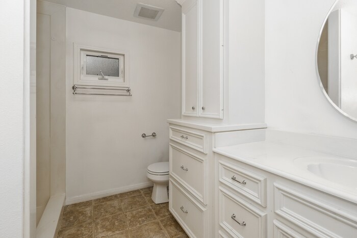 Building Photo - 1206 Caraquet Dr