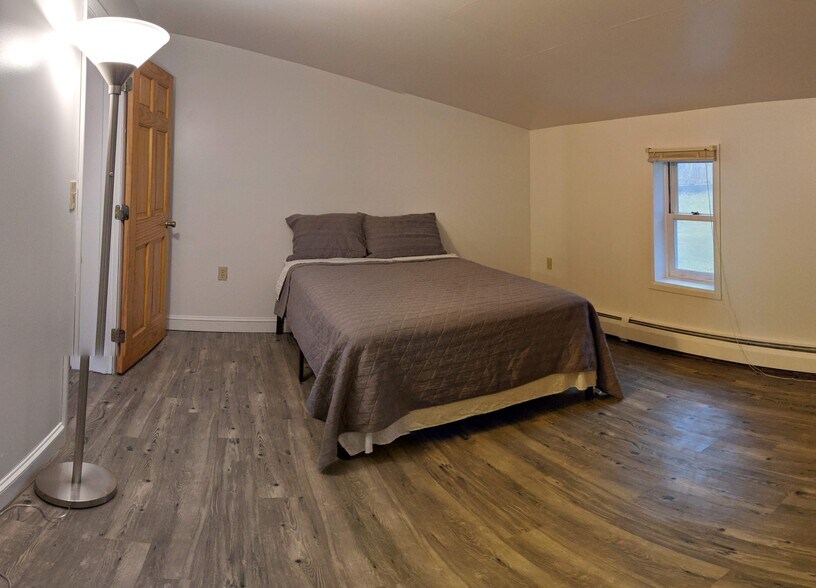 Building Photo - 368 Sherwood Rd