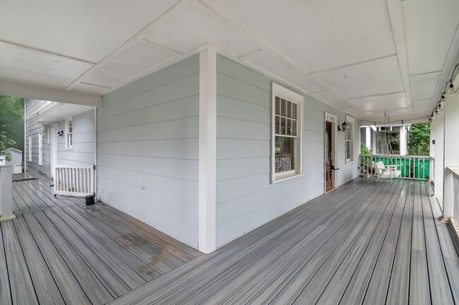 Building Photo - Spacious charmer in the heart of Dilworth ...
