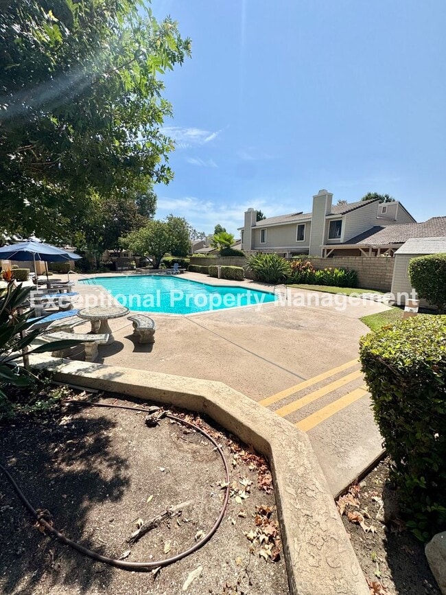 Building Photo - 8419 Cedarwood Ln