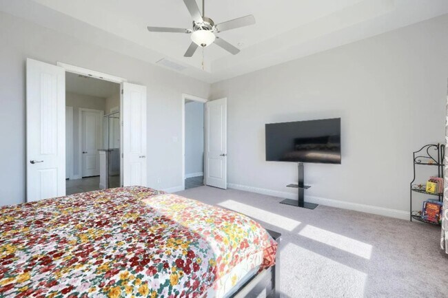 Building Photo - 16616 Sunnyland Dr