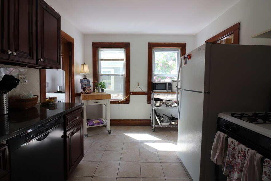 Building Photo - 209 Aspinwall Ave