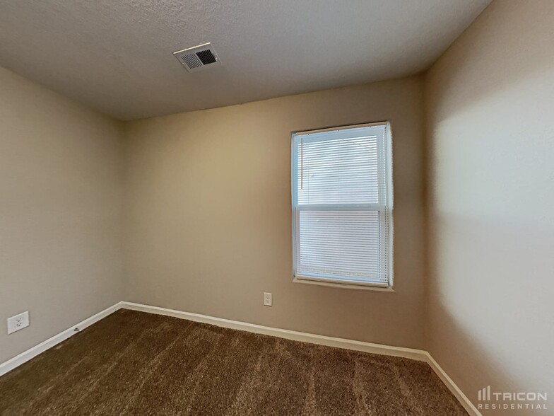 Building Photo - 6551 Paw Village Rd