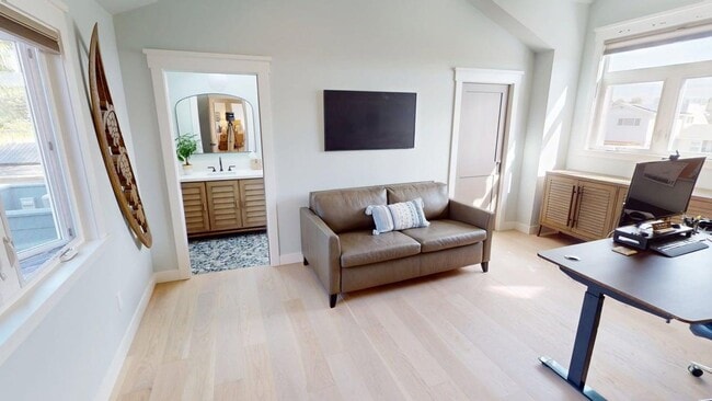 Building Photo - Beautifully Designed Country Club Home Offered July and August 2026