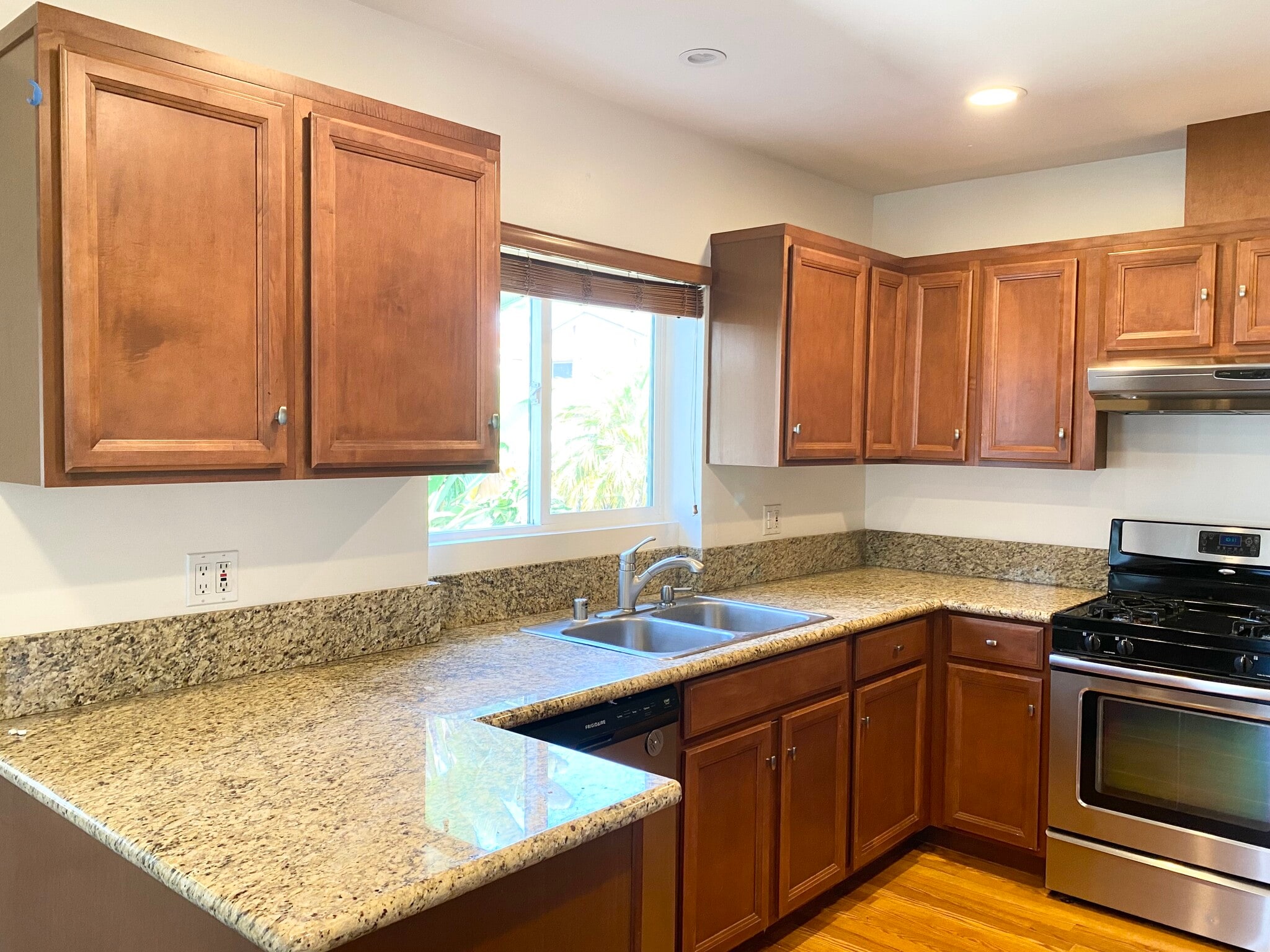 Building Photo - 2215 Harriman Ln