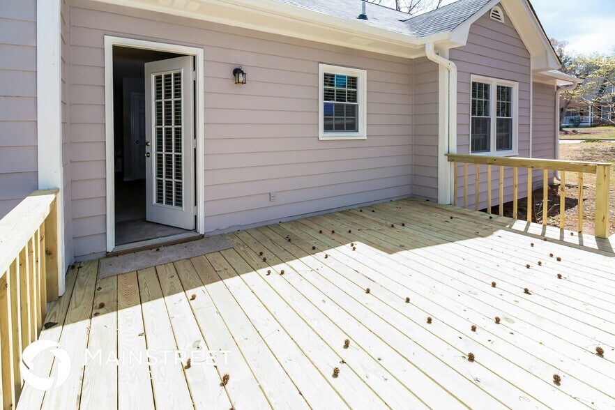 Building Photo - 2968 Rosecommons Dr