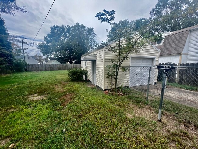 Building Photo - 8121 Old Ocean View Rd