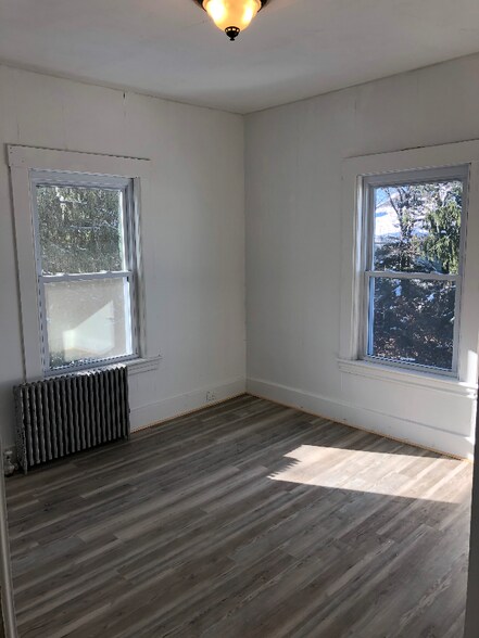 Building Photo - 200 Walnut St