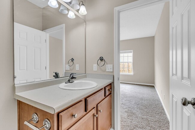 Building Photo - 3 Bedroom 2.5 Bathroom Townhome in Cypress Point - Richmond Hill