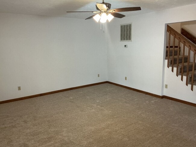 Building Photo - Welcome home!  Sought after Lake of the Woods!