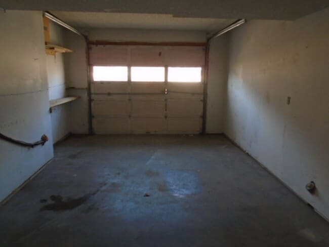 Building Photo - 706 Ridgewood Dr