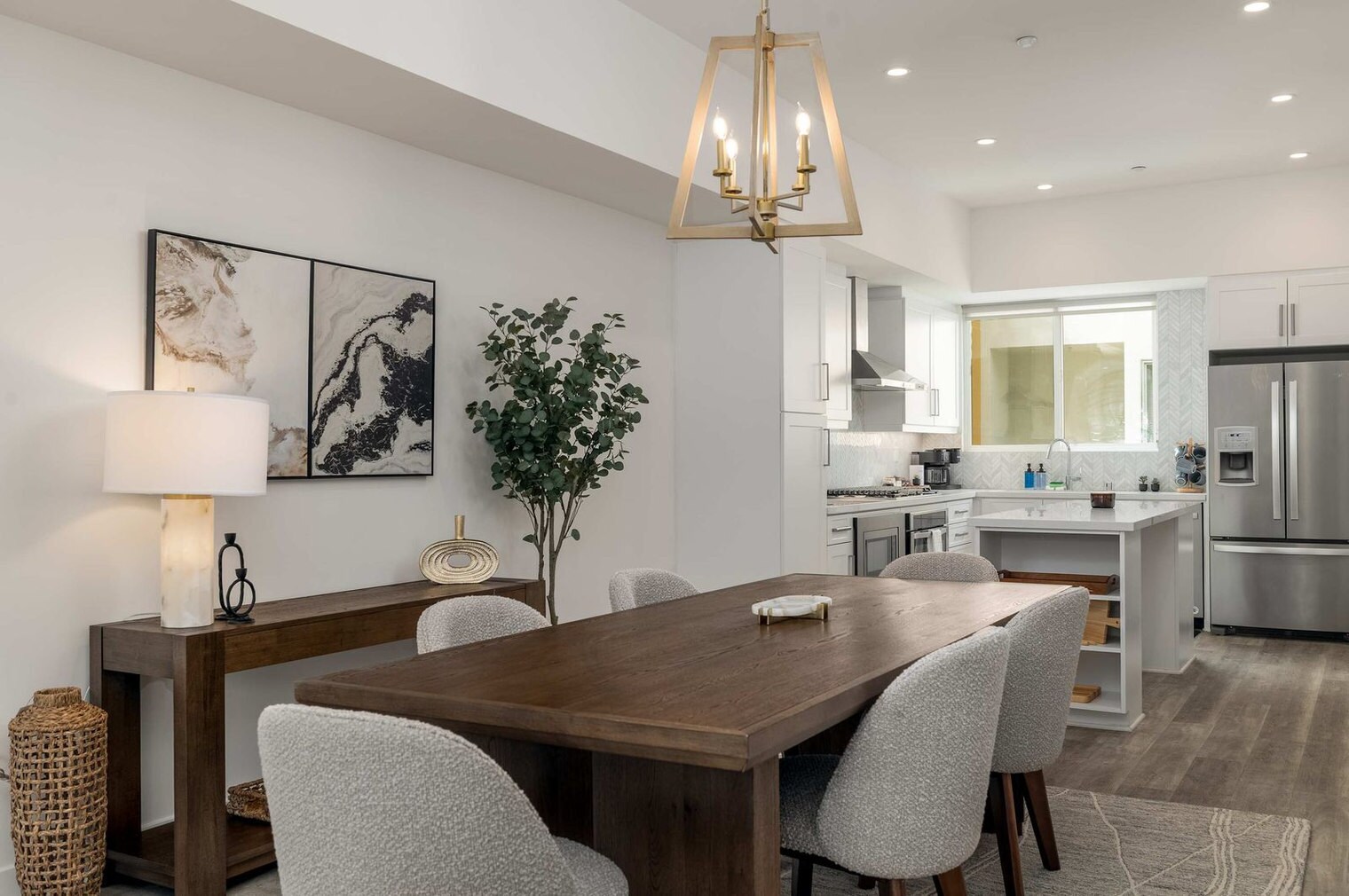 Building Photo - 551 Hawthorn St