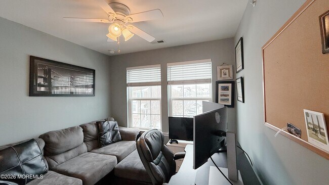 Building Photo - 110 Halliard Dr