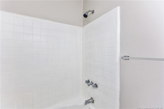 Building Photo - 1089 Essex Pl