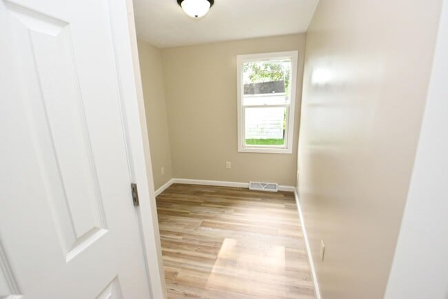 Building Photo - Remodeled 3 bedroom 1 bath home in South Bend IN