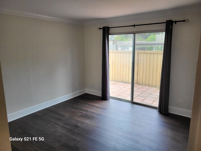 Building Photo - NEW PRICE REDUCTION!!! Beautiful Condo: 3 ...
