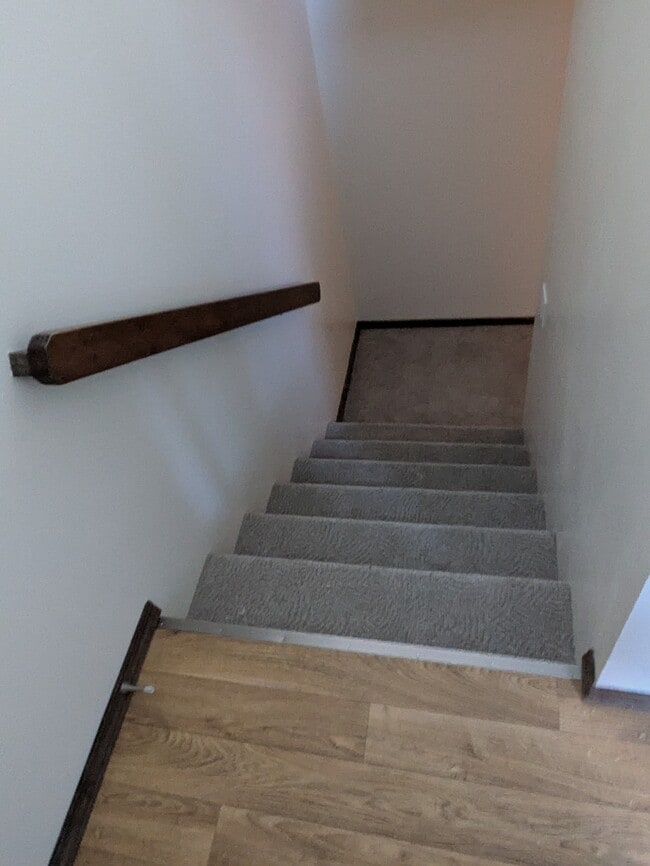 Building Photo - 352 Ponderosa St