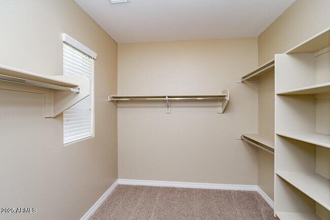 Building Photo - 888 S Annie Ln
