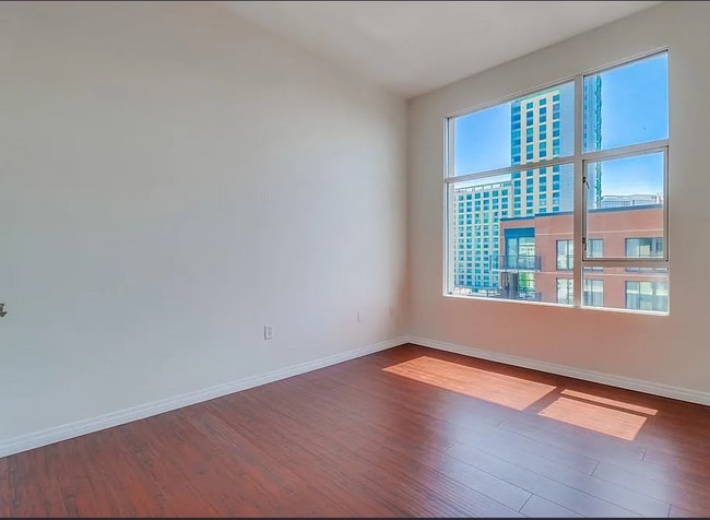 Building Photo - 530 K St