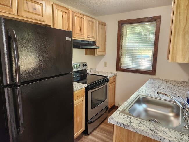 Building Photo - 80 Noyes Rd