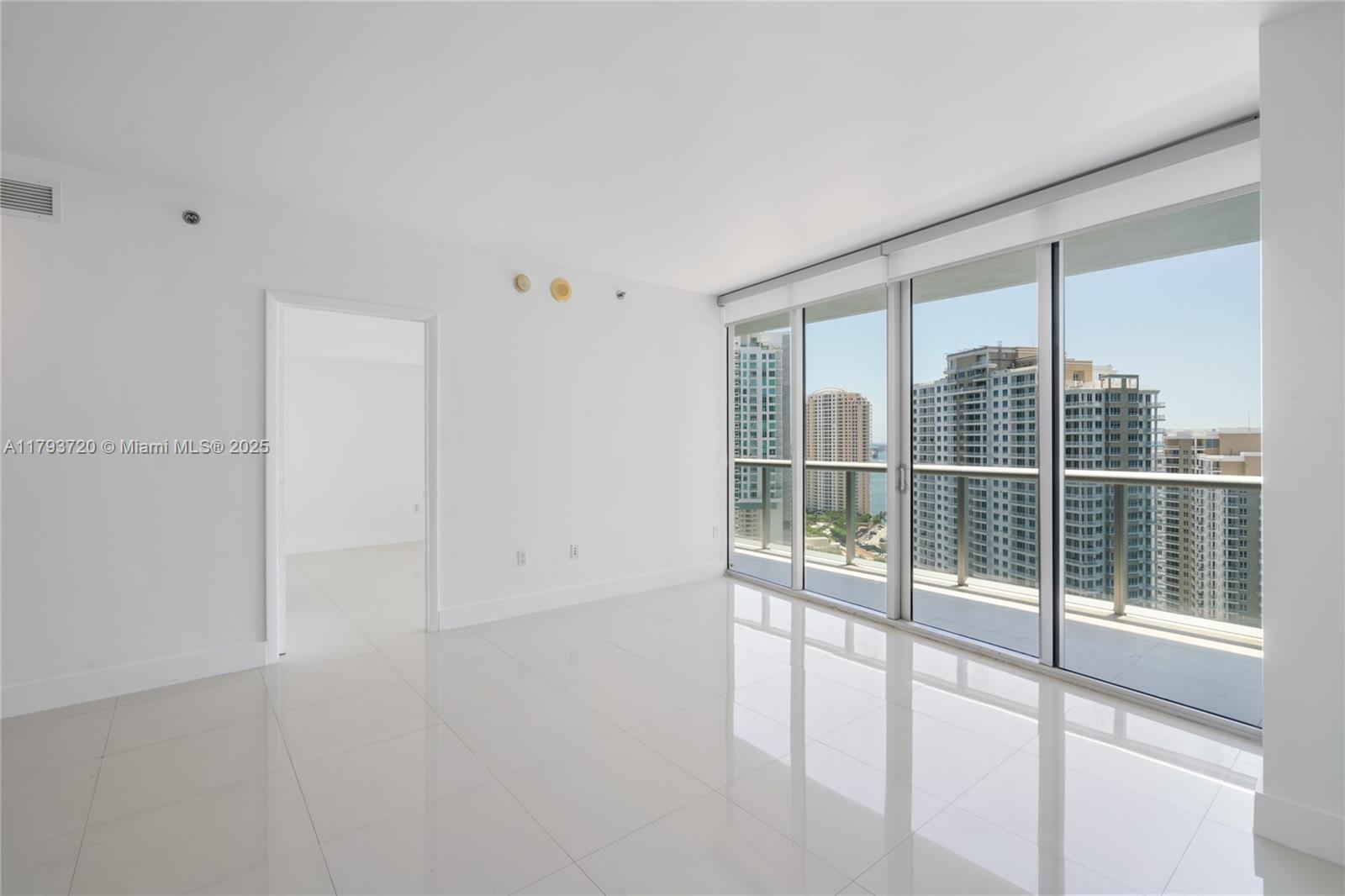 Building Photo - 475 Brickell Ave