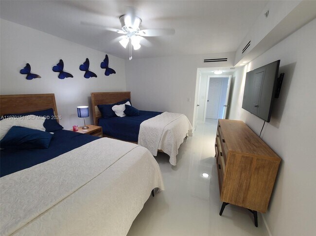 Building Photo - 2501 S Ocean Dr