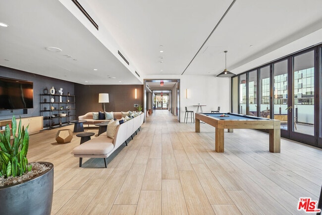 Building Photo - 1100 S Grand Ave