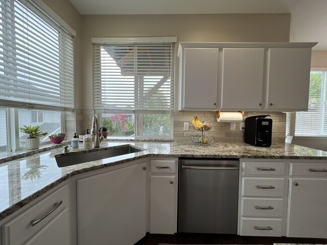 Building Photo - Elegant 5BR + Bonus Room Home with Bay Windows, Entertainment Room & Oversized Primary Retreat