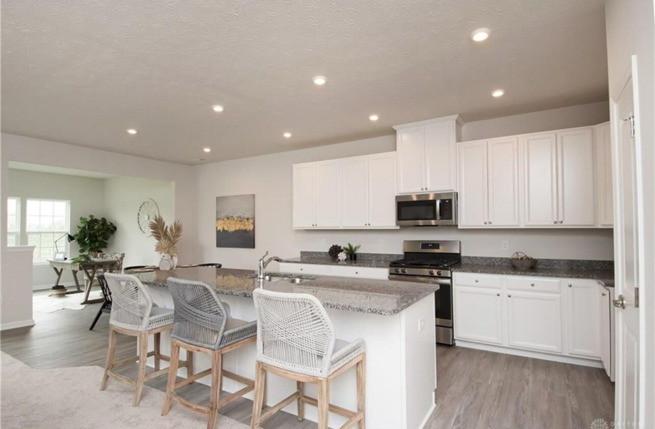 Building Photo - 2125 Schmidt Dr