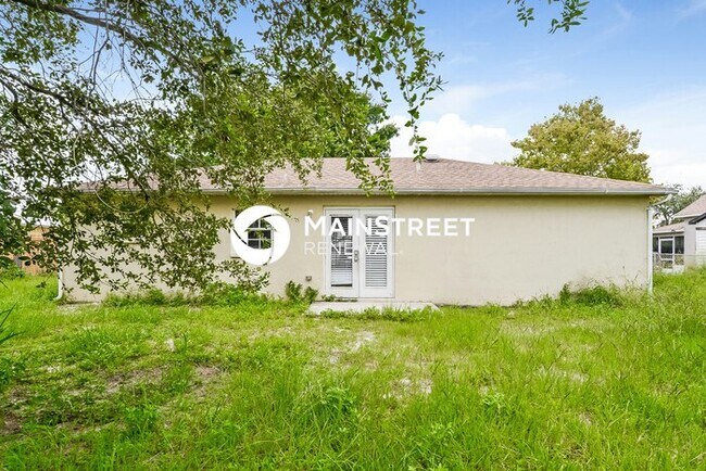 Building Photo - 3 Bedroom Pet-Friendly Home in Auburndale, FL with Main Street Renewal