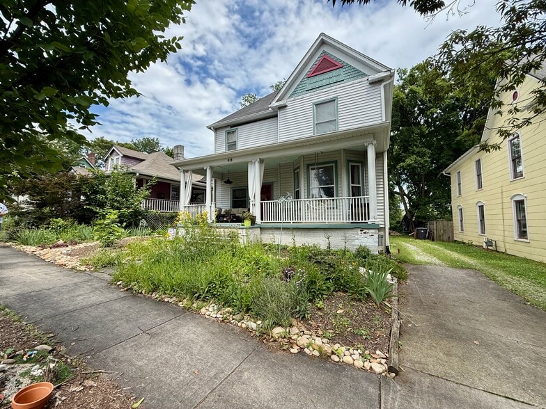 Building Photo - 918 Gratz St