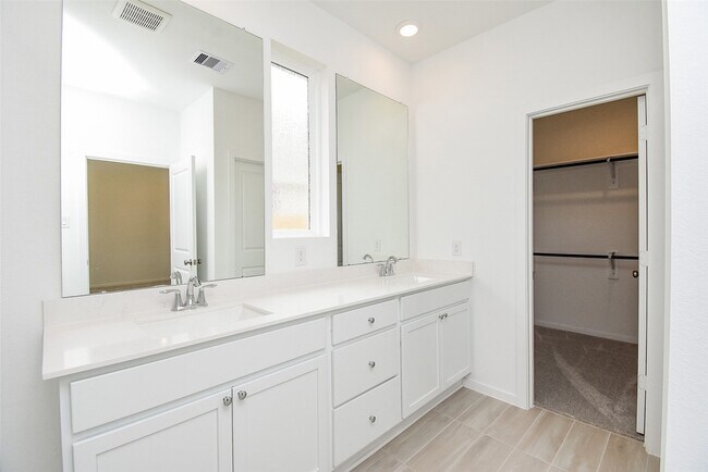 Building Photo - 6714 Iron Clover Dr