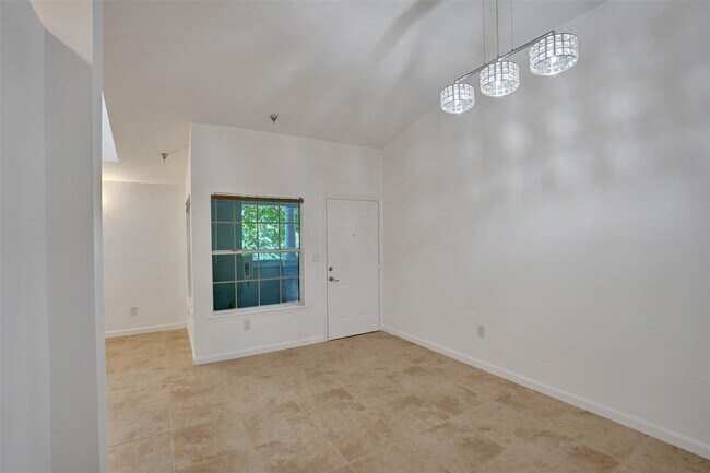 Building Photo - 1050 Crystal Way