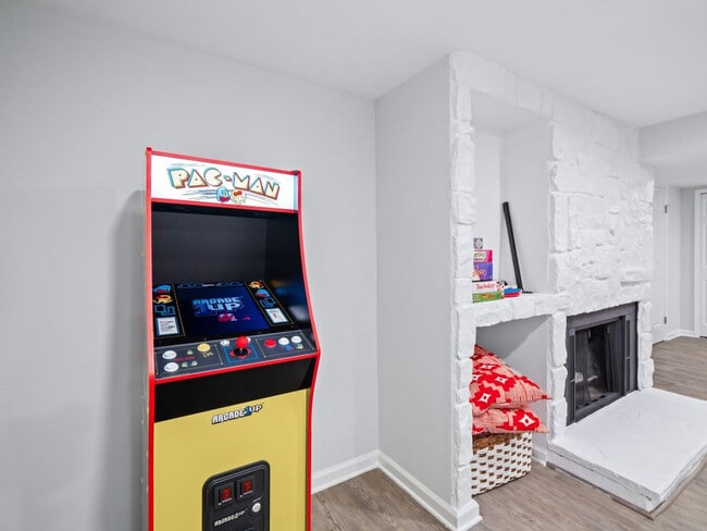 Building Photo - 8040 Strongsville Blvd